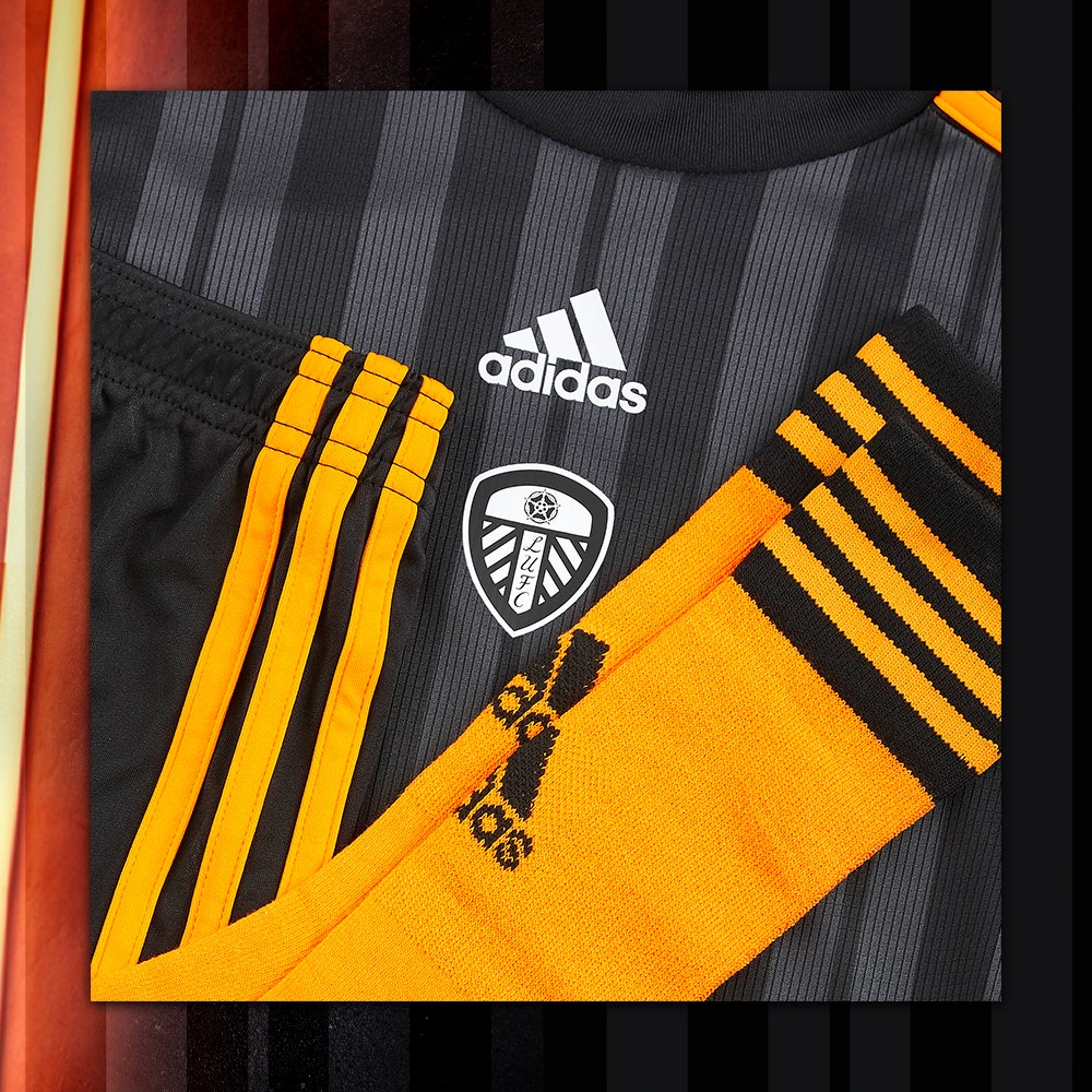 Kids Third Kit 22/23